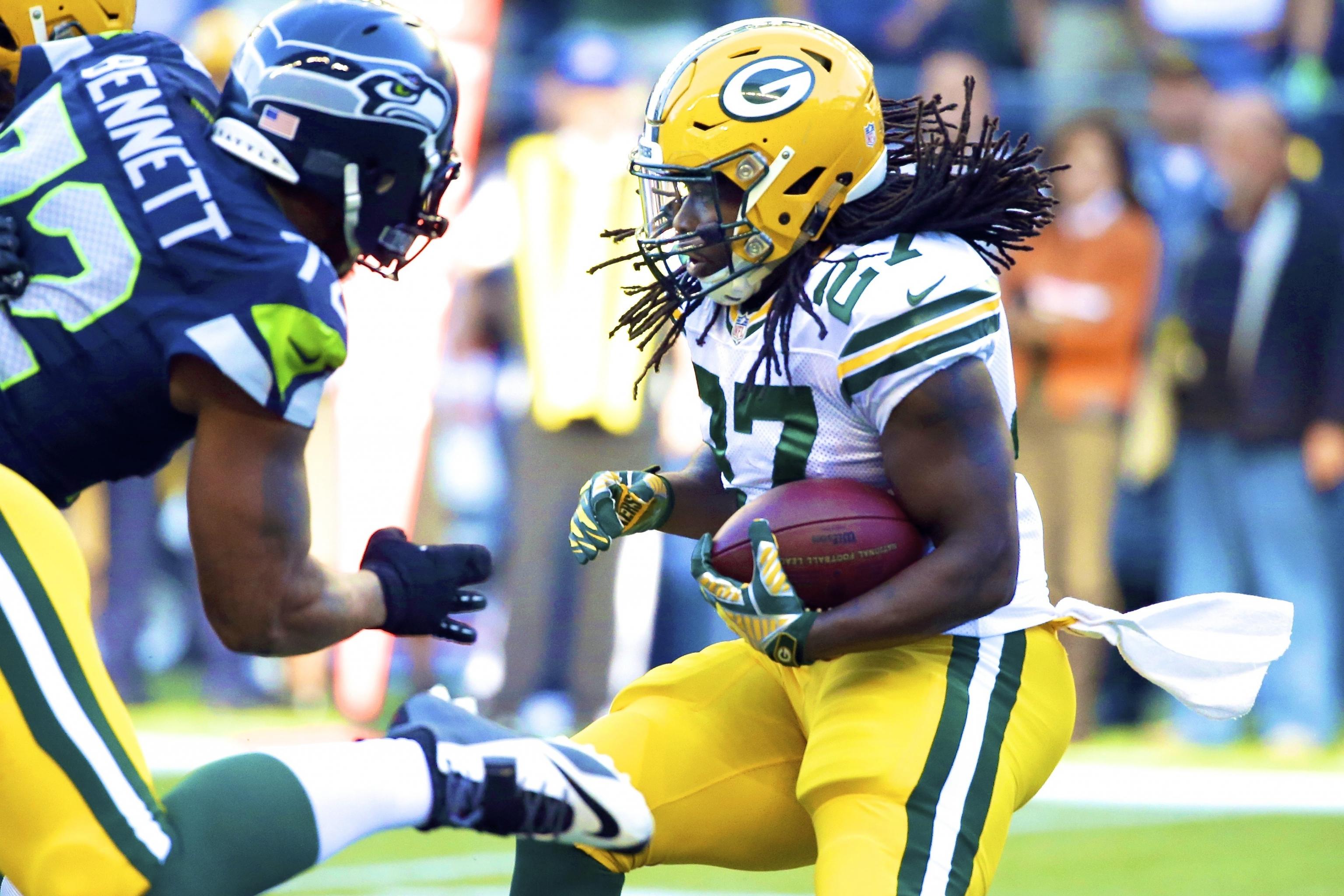 Packers: Stout defense, Eddie Lacy help Green Bay run down spot in playoffs