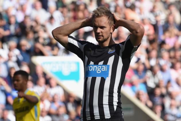 NEWCASTLE UPON TYNE, ENGLAND - AUGUST 30: Siem de Jong of Newcastle United looks on during the Barclays Premier League match between Newcastle United and Crystal Palace at St James' Park on August 30, 2014 in Newcastle upon Tyne, England.  (Photo by Nigel Roddis/Getty Images)