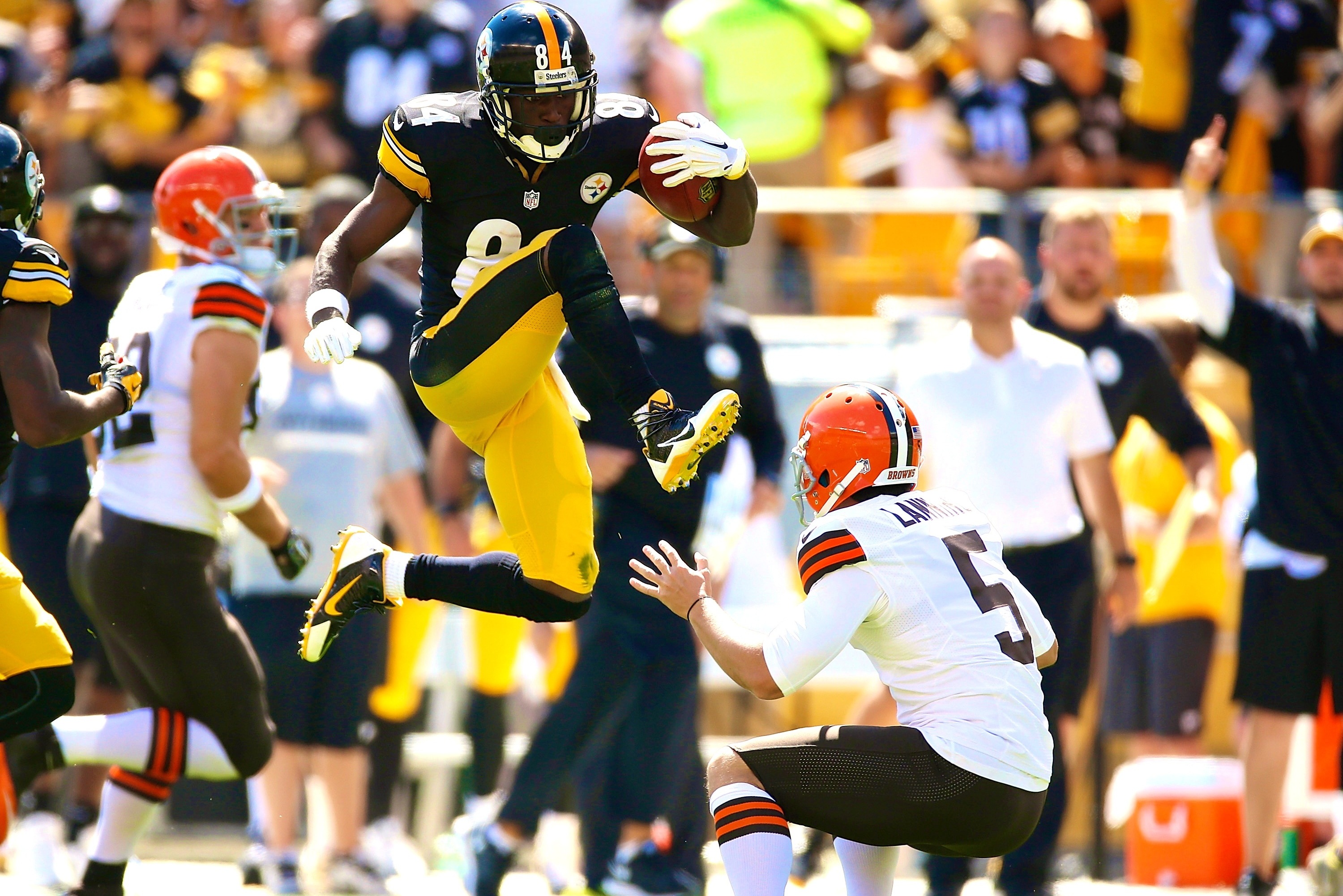 Steelers' Antonio Brown Gets 15-Yard Penalty for Kicking Browns Punter in  Head | Bleacher Report | Latest News, Videos and Highlights