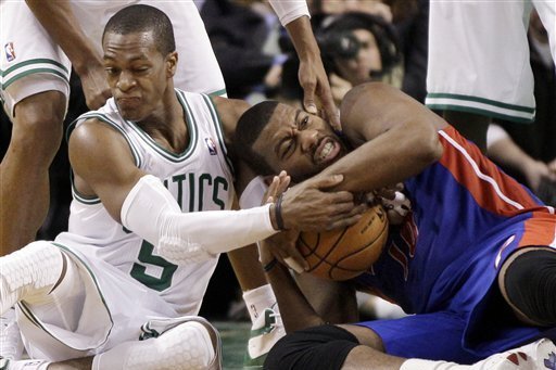 Celtics talk Rajon Rondo trade, Pacers among those interested