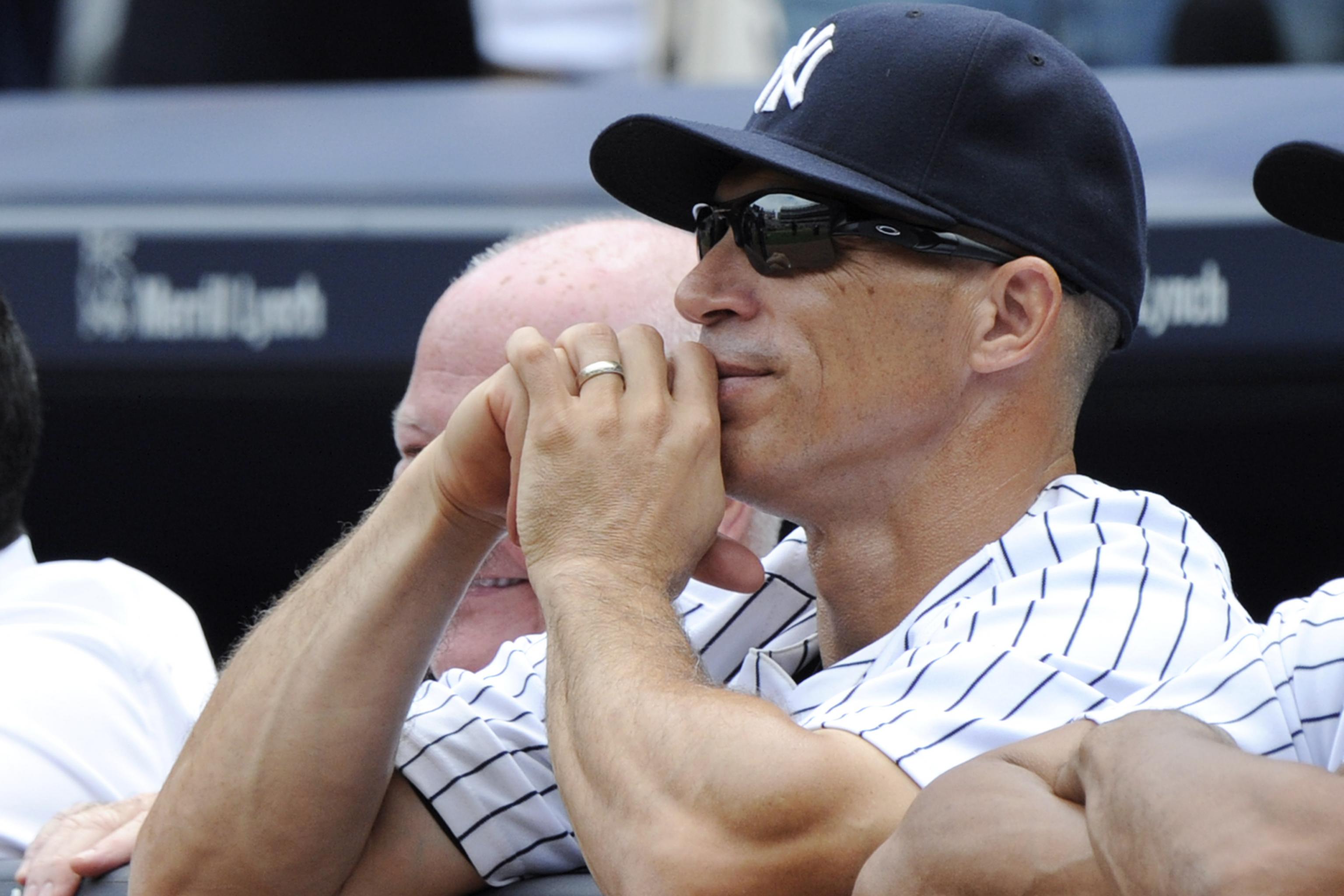 Joe Girardi signs four-year extension with Yankees