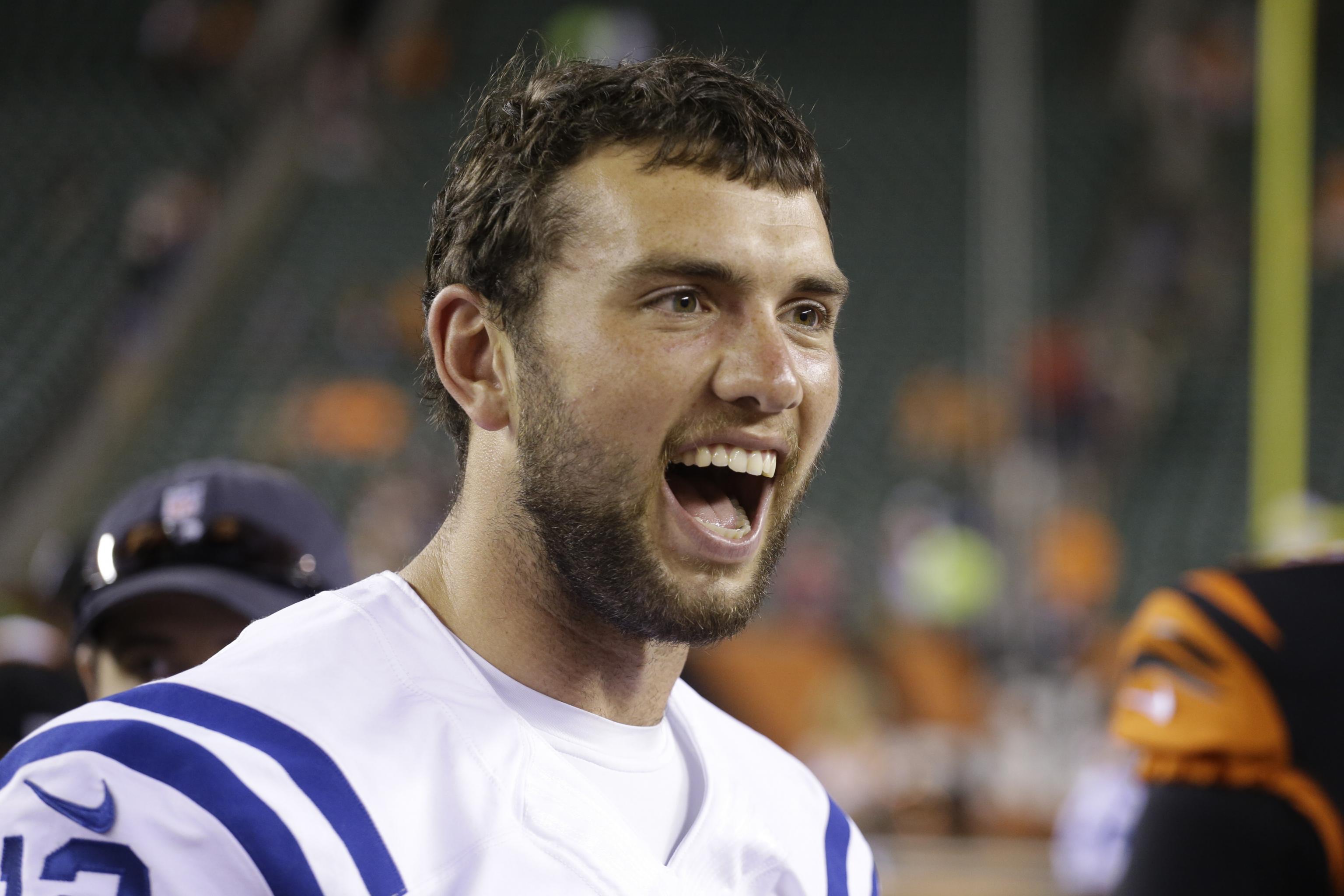 Peyton Manning Catches Up With Andrew Luck Before Sunday's Colts Win