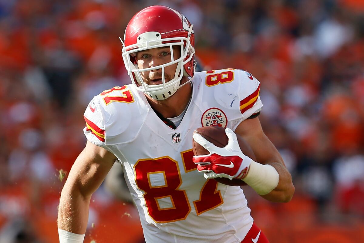 Travis Kelce, Dwayne Bowe's Instant Fantasy Reaction After Week 2