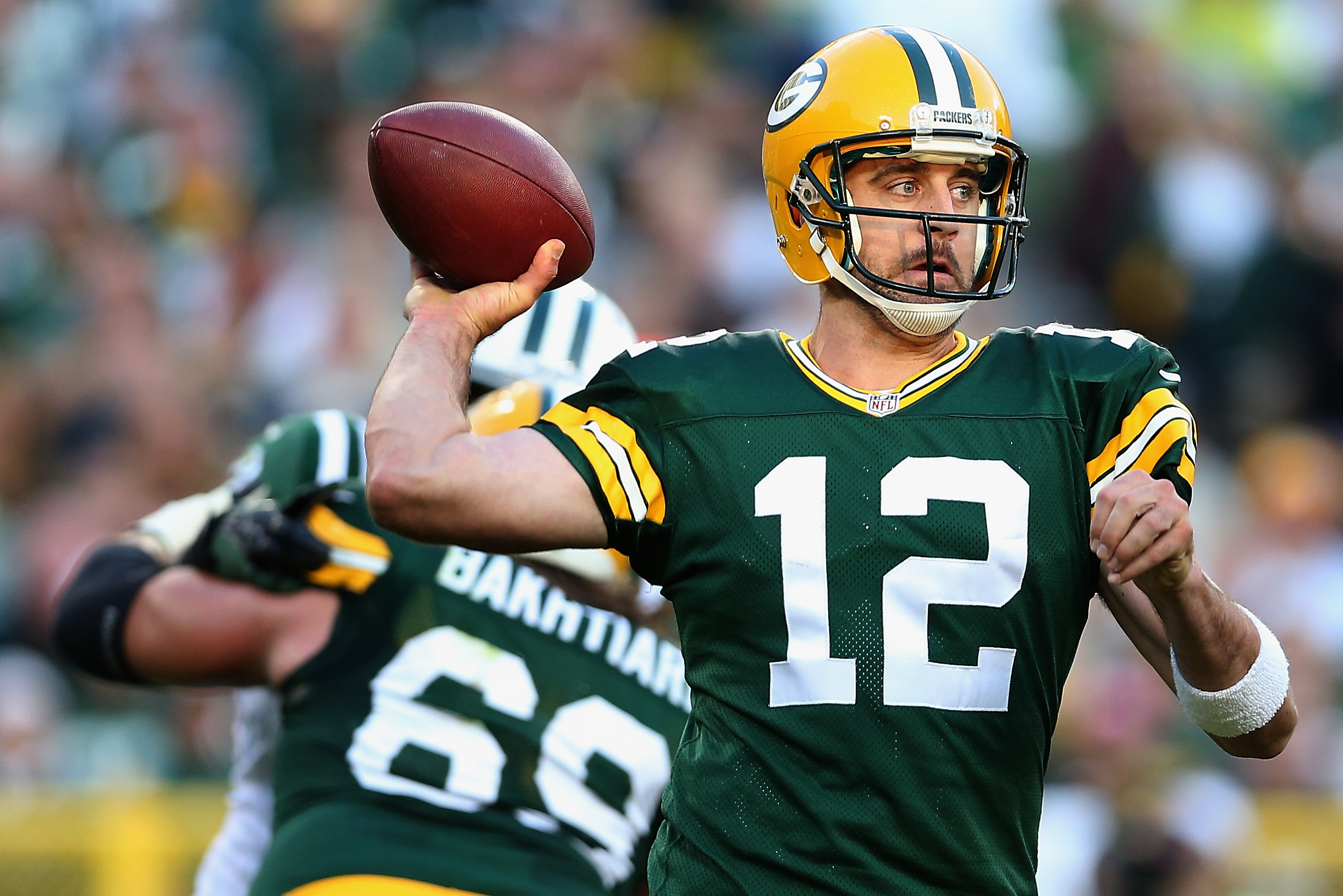 Packers' Aaron Rodgers Passes Bart Starr on Franchise's Passing
