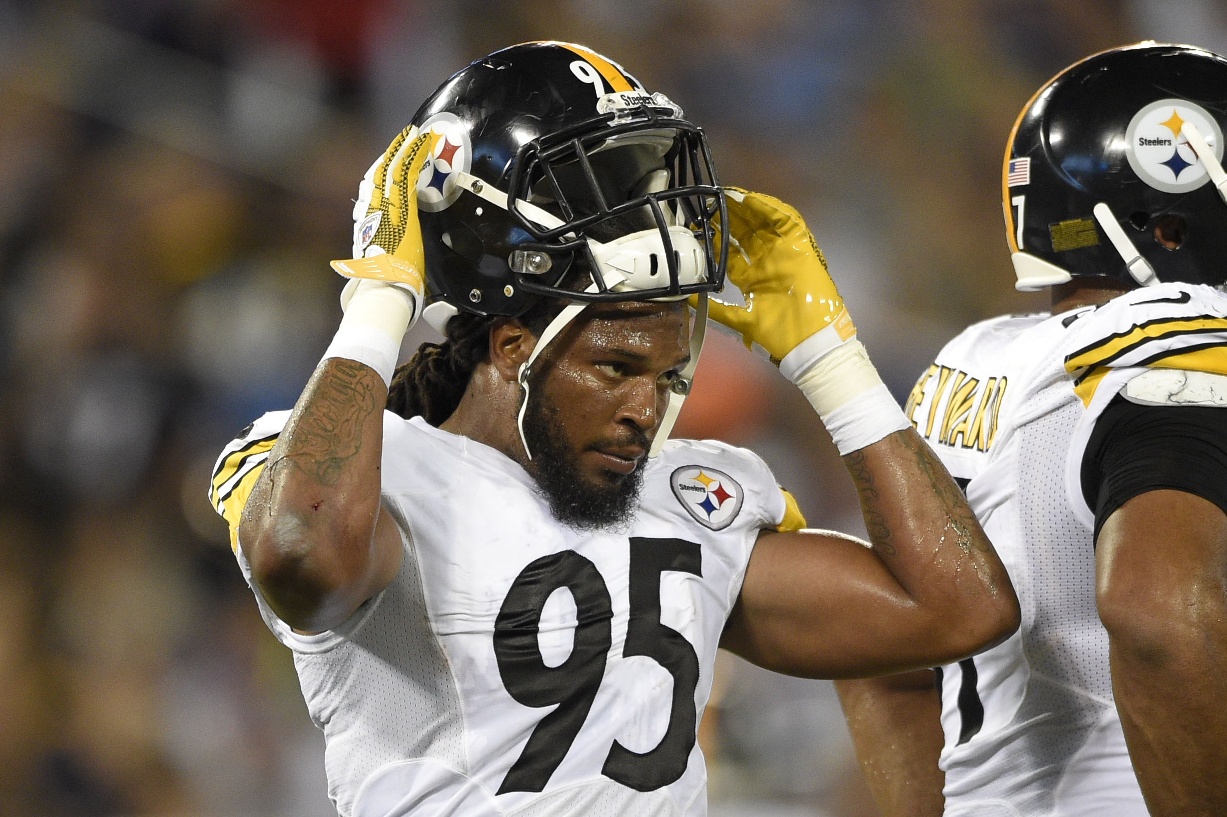 NFL Draft: Steelers take Jarvis Jones No. 17