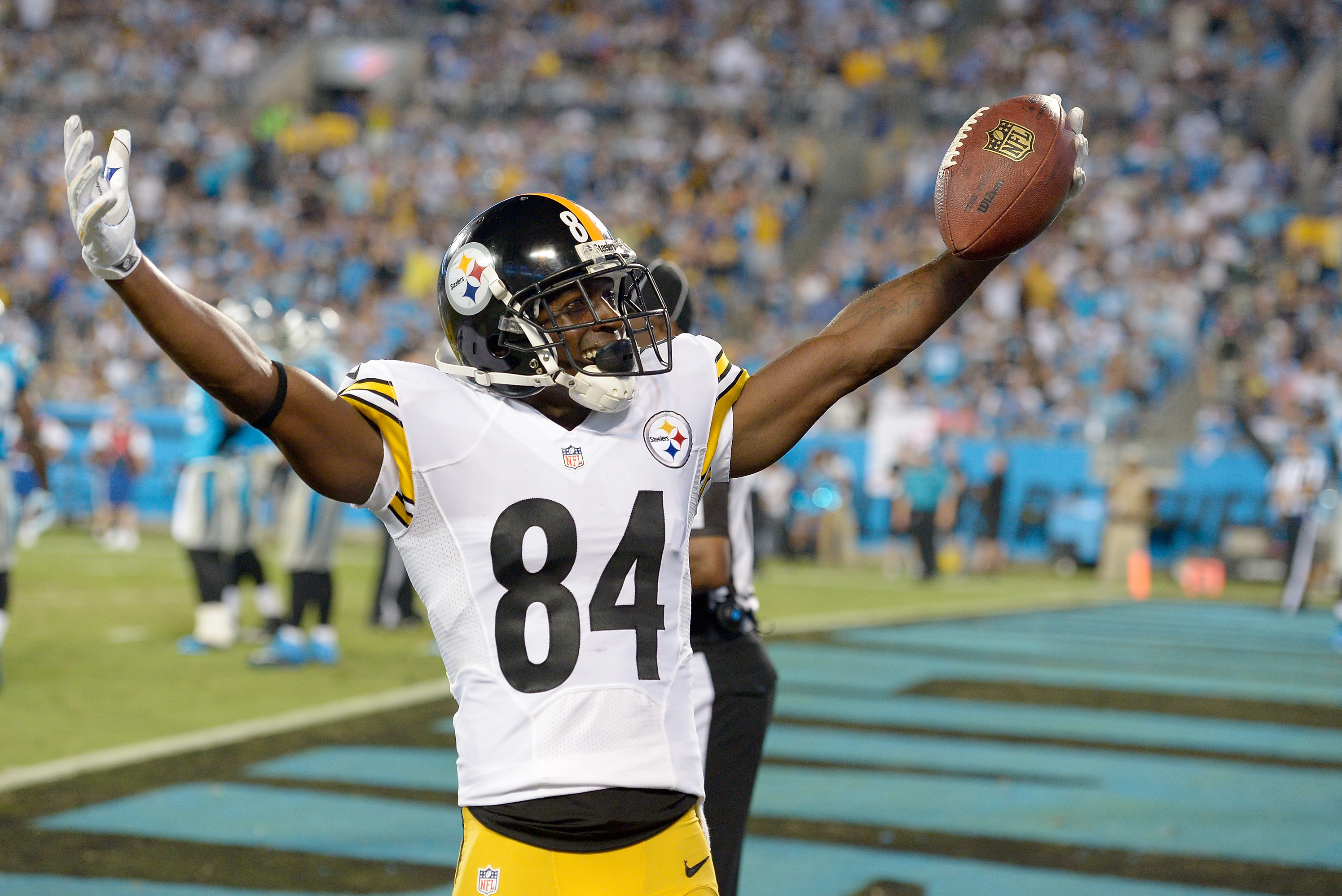 Antonio Brown has 481 receptions since 2013, increasing his NFL record for  the most catche…