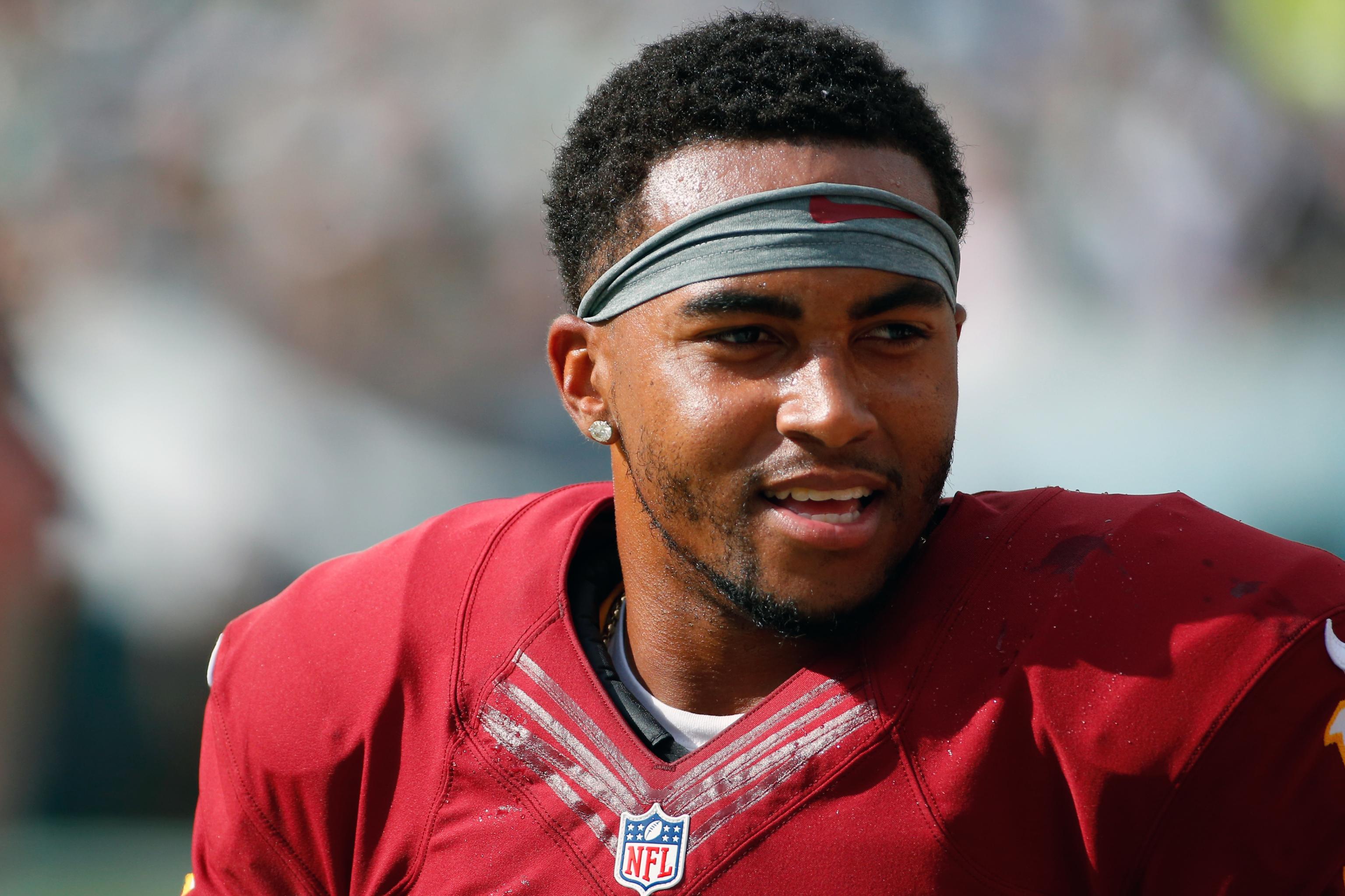 Eagles Fans Burn DeSean Jackson Jersey's Prior To Sunday's Game - Daily  Snark