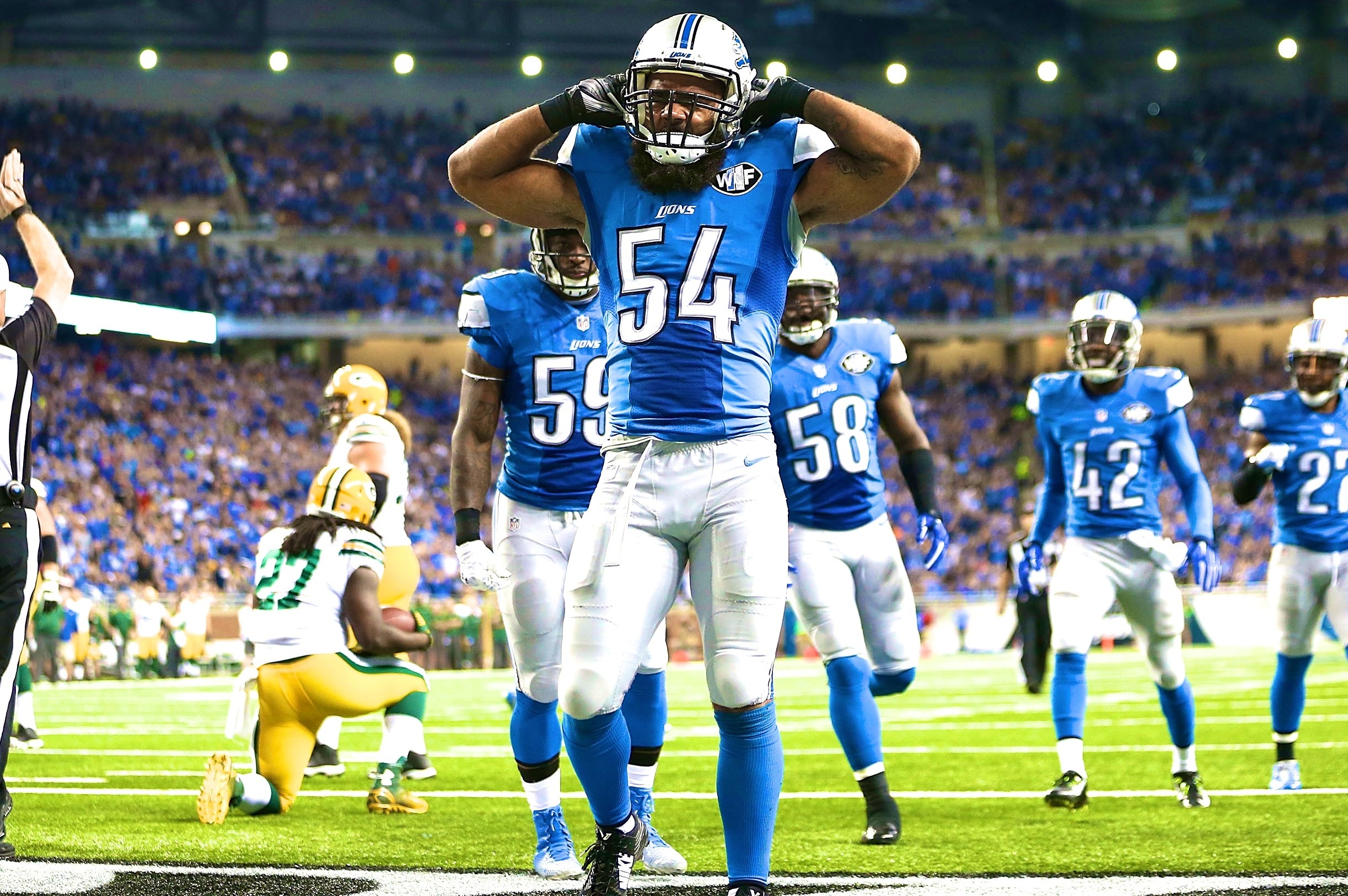 Detroit Lions PR on X: The only @NFL player with at least 100