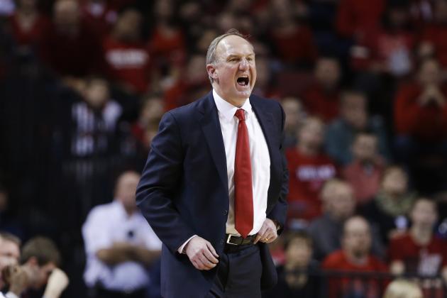Ohio State coach Thad Matta yells instructions in the second half of an NCAA college basketball game against Nebraska in Lincoln, Neb., Monday, Jan. 20, 2014. Nebraska won 68-62. (AP Photo/Nati Harnik)