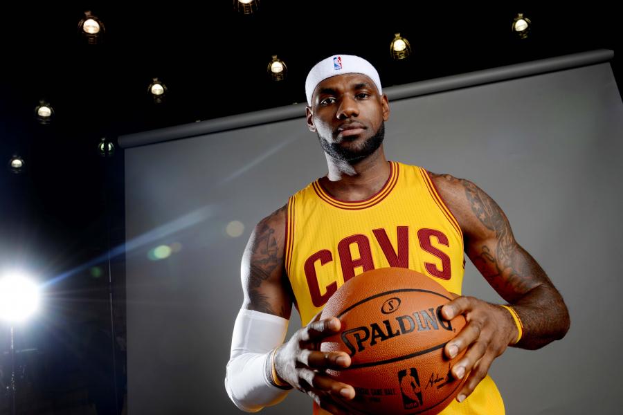 NBA superstar LeBron James going back to Cleveland Cavaliers, world goes  nuts for homecoming story