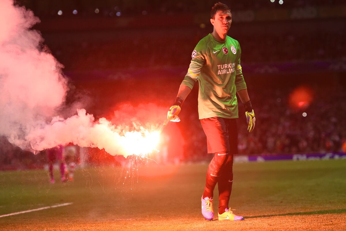 Galatasaray Charged for Crowd Misconduct vs. Arsenal ...