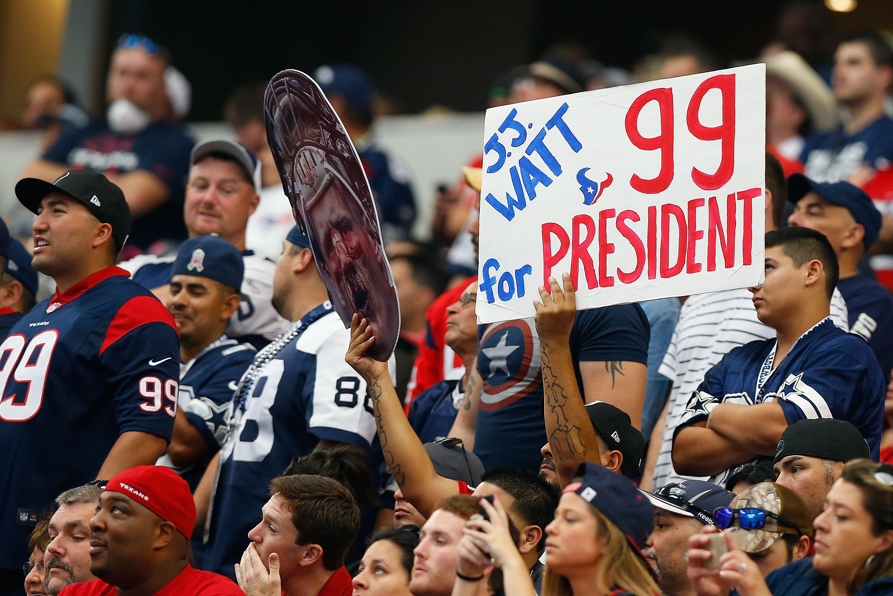 Cowboys' Jerry Jones gives fiery response to fans calling for shades or  curtains at AT&T Stadium