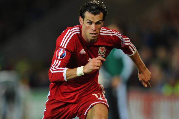 CARDIFF, WALES - OCTOBER 10:  Wales striker Gareth Bale in action during the EURO 2016 Qualifier match between Wales and Bosnia and Herzegovina at Cardiff City Stadium on October 10, 2014 in Cardiff, Wales.  (Photo by Stu Forster/Getty Images)