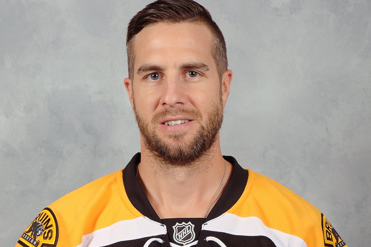 Simon Gagne to Boston Bruins: Latest Contract Details and Reaction