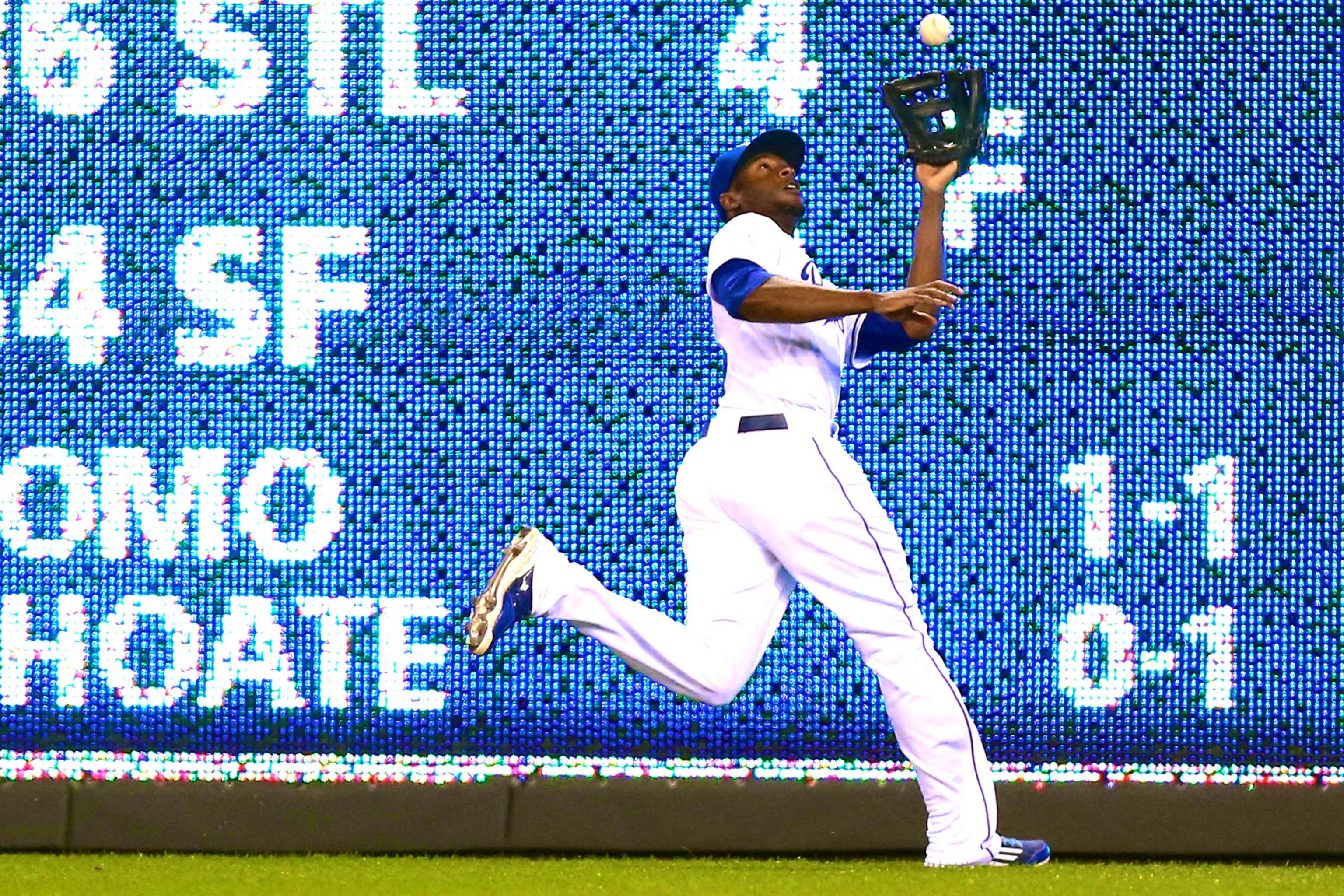 GIF of Lorenzo Cain's home-run saving catch