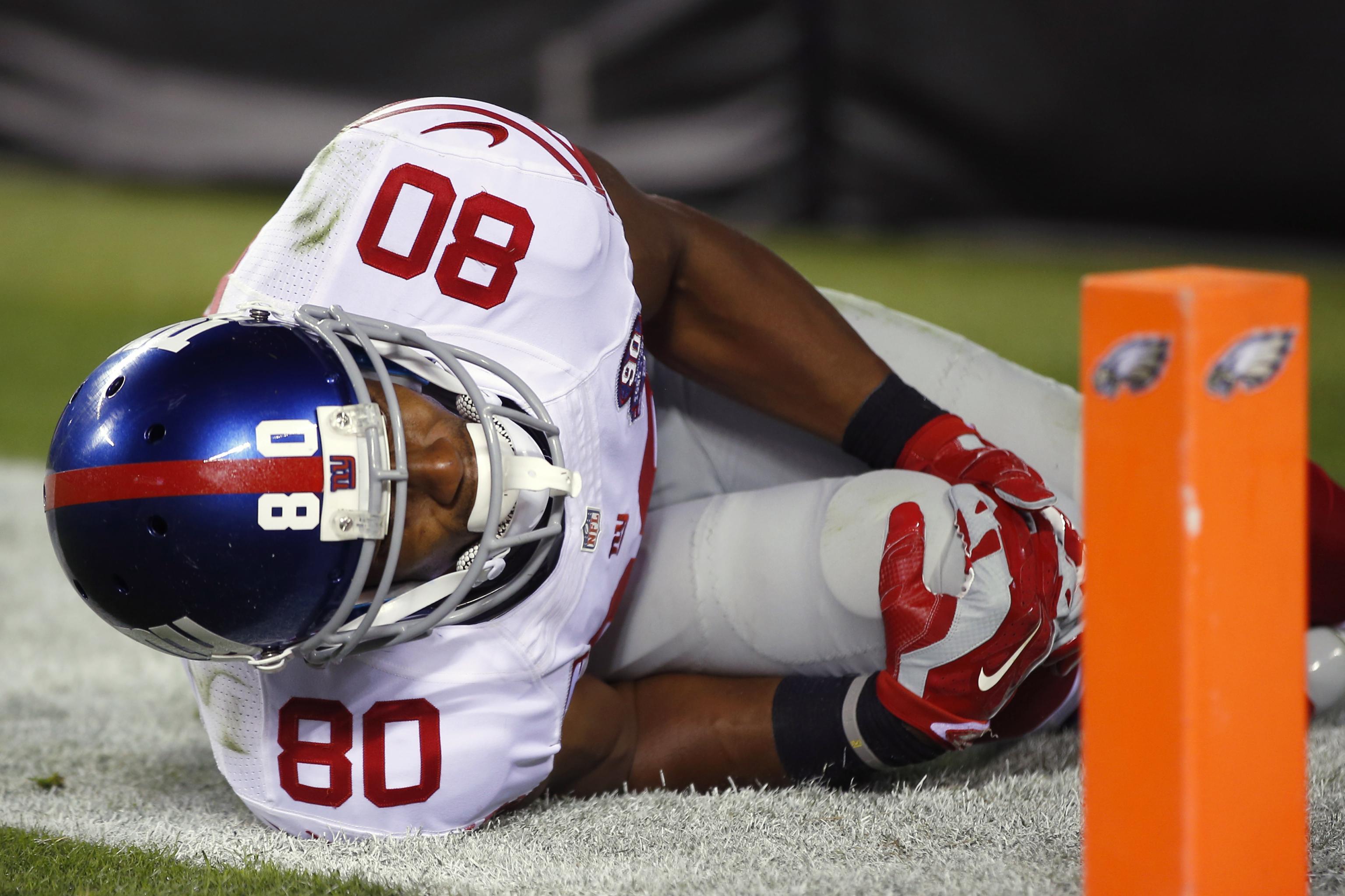 Giants' Victor Cruz returns to field after nearly two years, makes one  catch