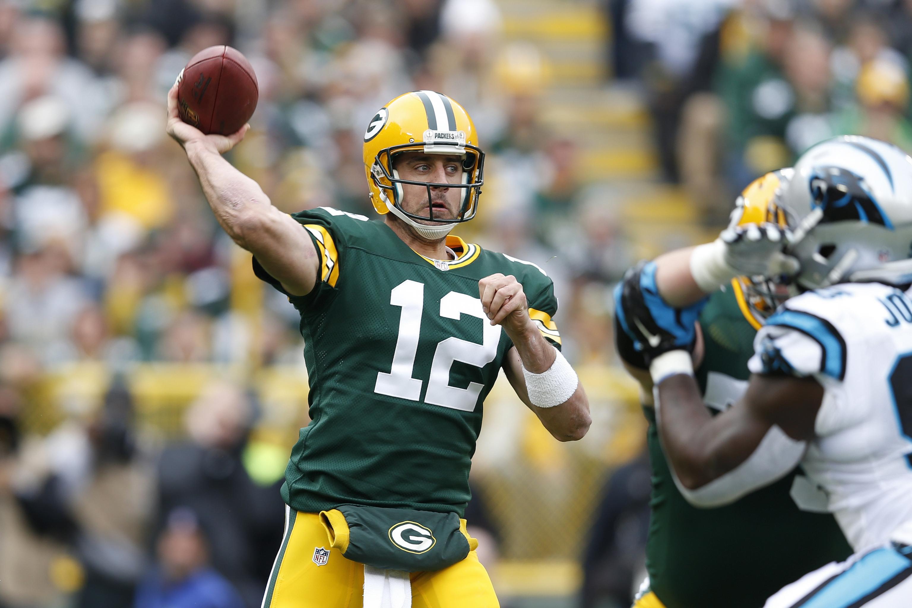 Aaron Rodgers throws four tochdowns as Green Bay Packers hammer Minnesota  Vikings, 45-7 