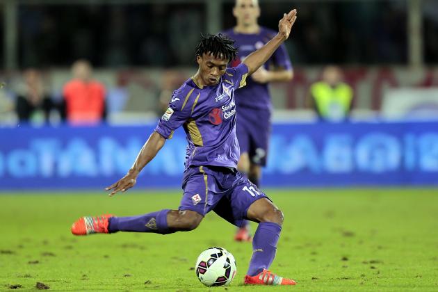FLORENCE, ITALY - SEPTEMBER 24: Guillermo Cuadrado of ACF Fiorentina in action during the Serie A match between ACF Fiorentina and US Sassuolo Calcio at Stadio Artemio Franchi on September 24, 2014 in Florence, Italy.  (Photo by Gabriele Maltinti/Getty Images)