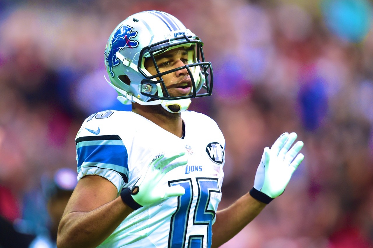 Golden Tate celebrating surrounded by salty cheeseheads  Nfl detroit lions,  Detroit lions gear, Detroit lions football