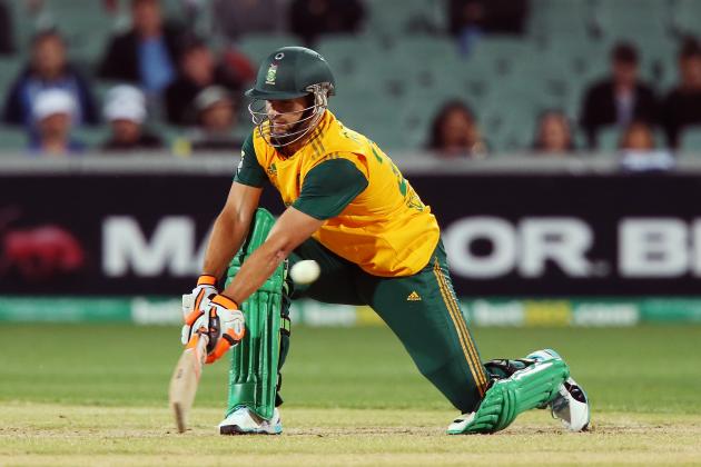 ADELAIDE, AUSTRALIA - NOVEMBER 05: Rilee Rossouw of South Africa plays a reverse sweep during game one of the International Twenty20 Series between Australia and South Africa at Adelaide Oval on November 5, 2014 in Adelaide, Australia. (Photo by Morne de Klerk/Getty Images)