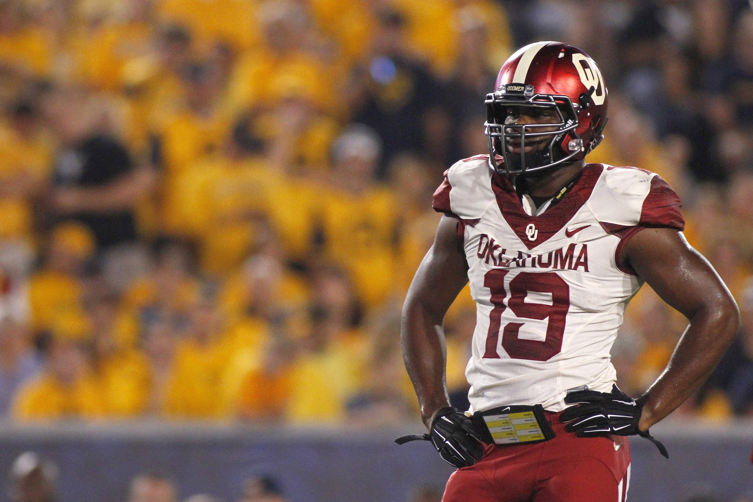 Jaylon Johnson Already Showing His Swagger With New Jersey Number