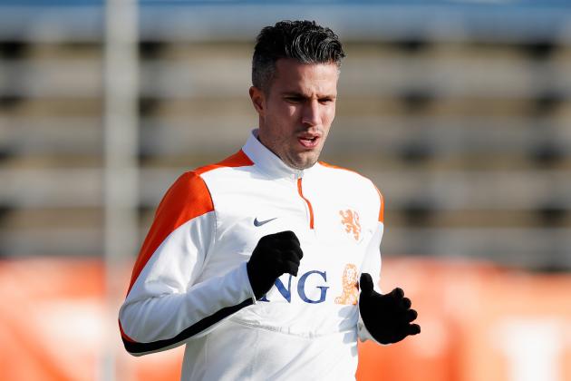 KATWIJK, NETHERLANDS - NOVEMBER 11:  Robin van Persie in action during the Netherlands Training session held at the Quick Boys Sportpark Nieuw Zuid Stadium on November 11, 2014 in Katwijk, Netherlands.  (Photo by Dean Mouhtaropoulos/Getty Images)