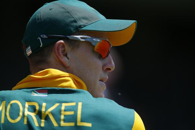 South Africa's Morne Morkel plays their second one day international cricket match against Australia in Perth, Australia, Sunday, Nov. 16, 2014. (AP Photo/Theron Kirkman)
