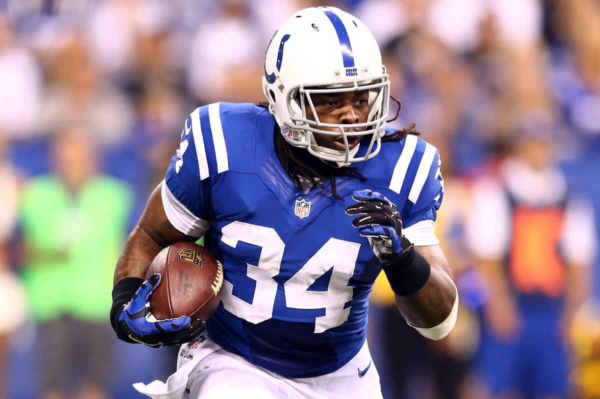 Trent richardson misses hole