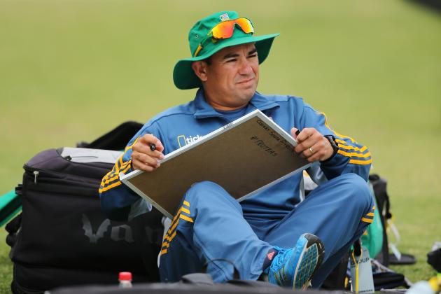 ADELAIDE, AUSTRALIA - NOVEMBER 04:  South African coach Russell Domingo prepares for his training session at Adelaide Oval on November 4, 2014 in Adelaide, Australia.  (Photo by Morne de Klerk/Getty Images)