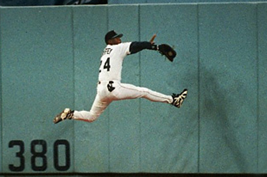 Flashback Friday: Ken Griffey Jr. Makes Ridiculous Backhanded Catch, Hurts  Wrist | Bleacher Report | Latest News, Videos and Highlights