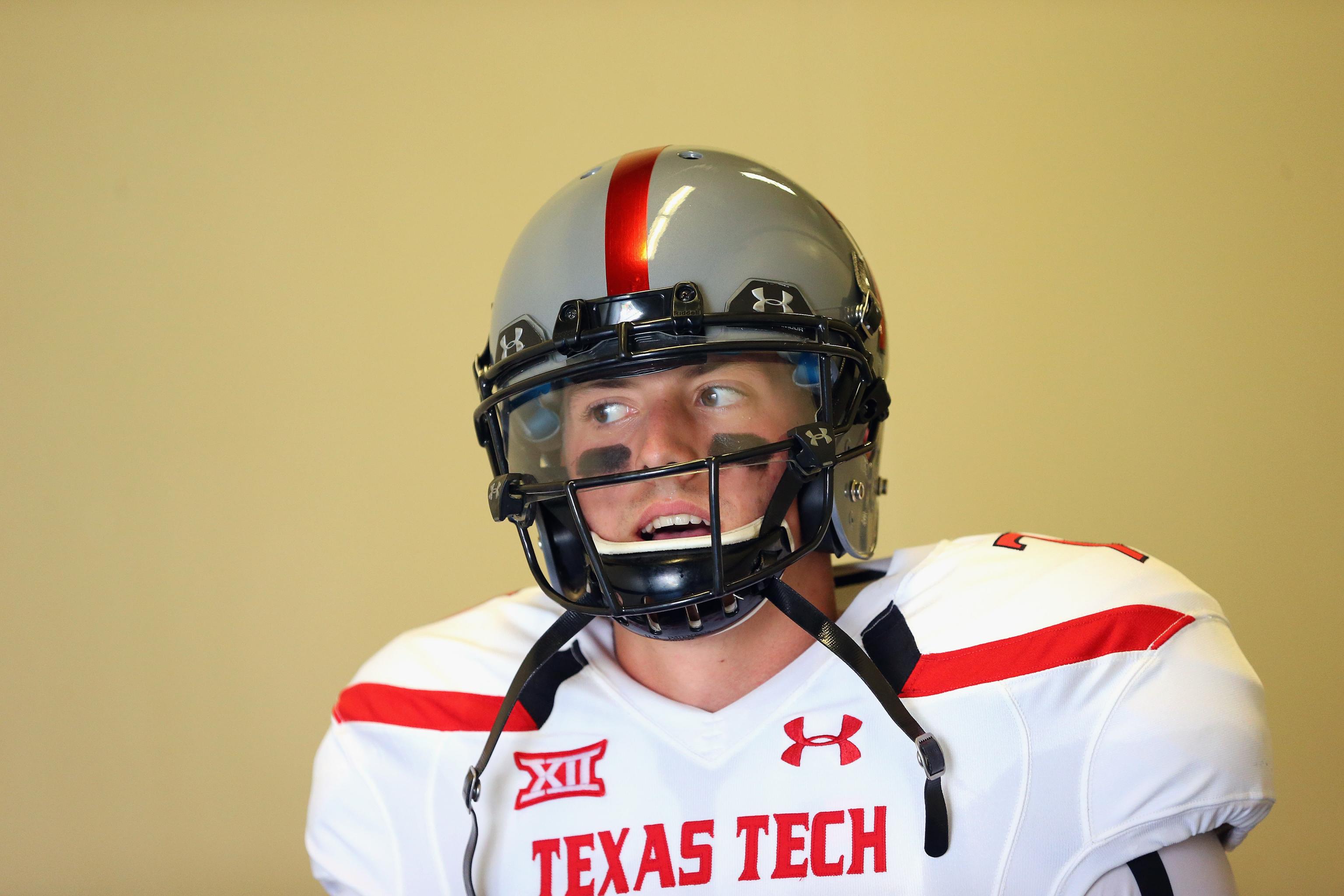 Texas Tech QB Davis Webb Suffers Shoulder Injury Against Oklahoma State 