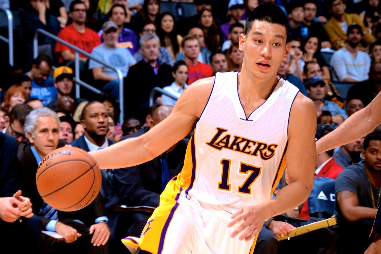 Kobe Bryant wants Jeremy Lin, teammates to play 'relentlessly