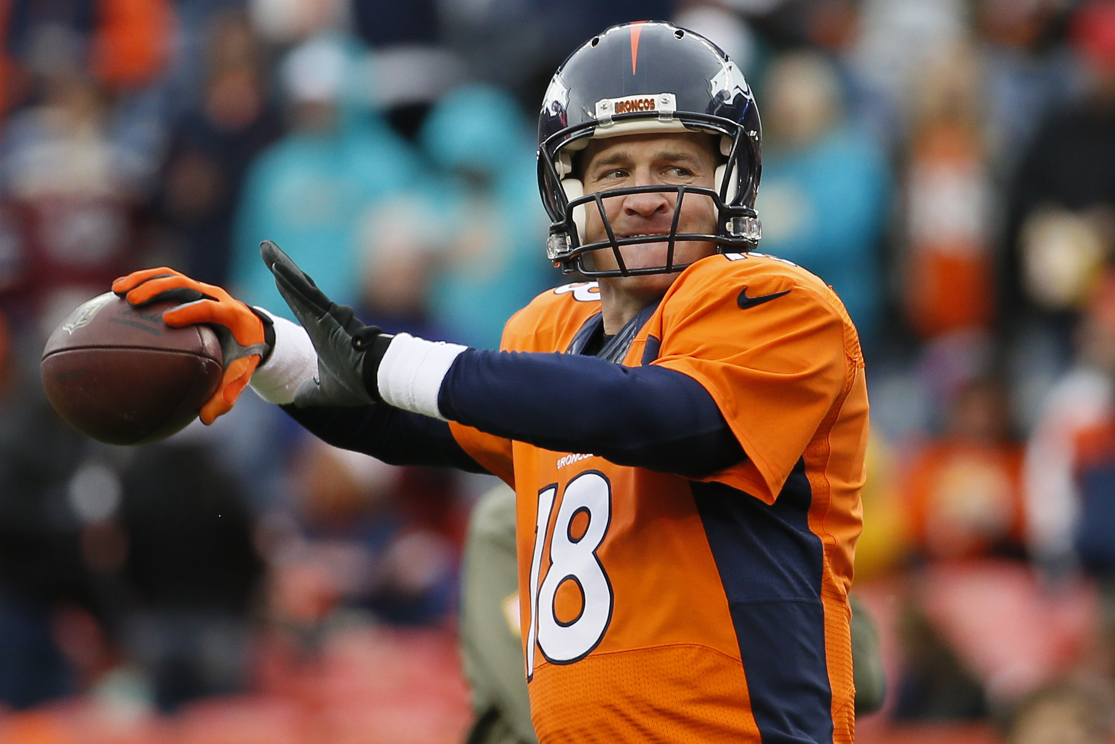 Denver Broncos - #Broncos 7, Arizona Cardinals 3 - Peyton Manning connects  with Julius Thomas from seven yards out to become just the 2nd player --  and fastest -- in NFL history