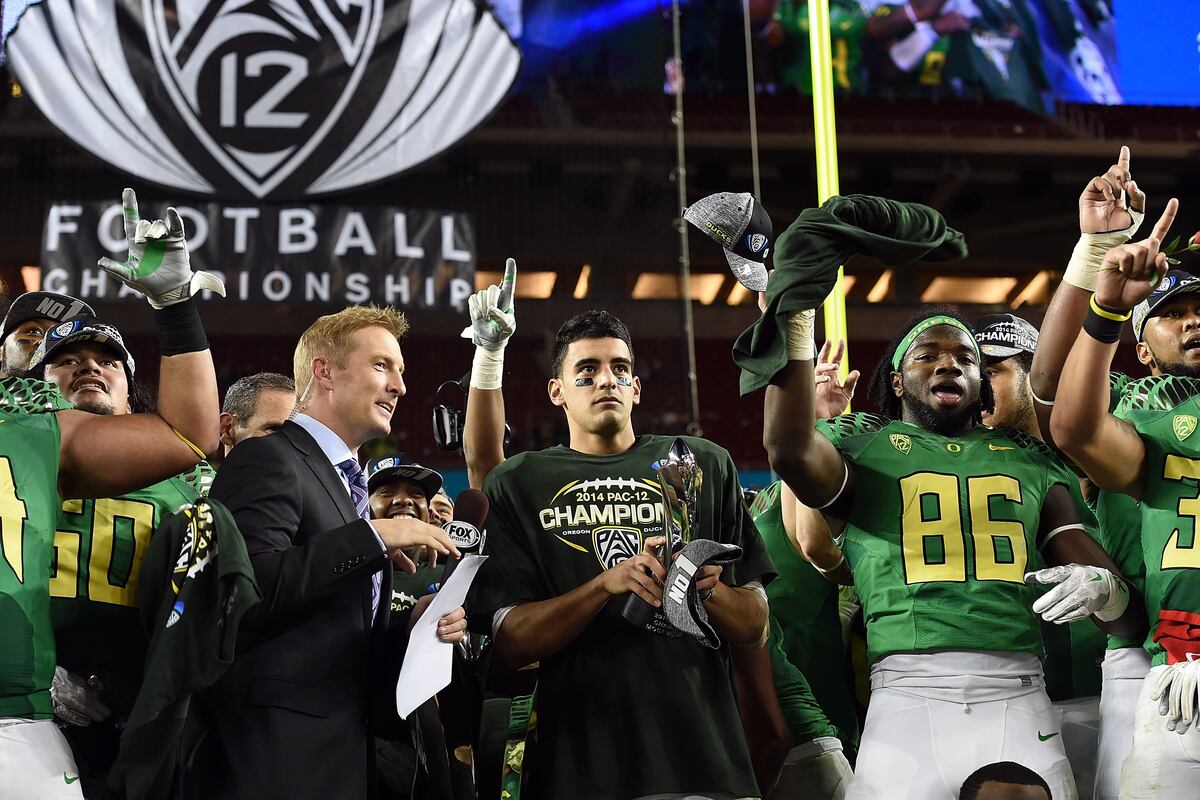 Predicting the Winner of Every Pac12 Bowl Game News, Scores