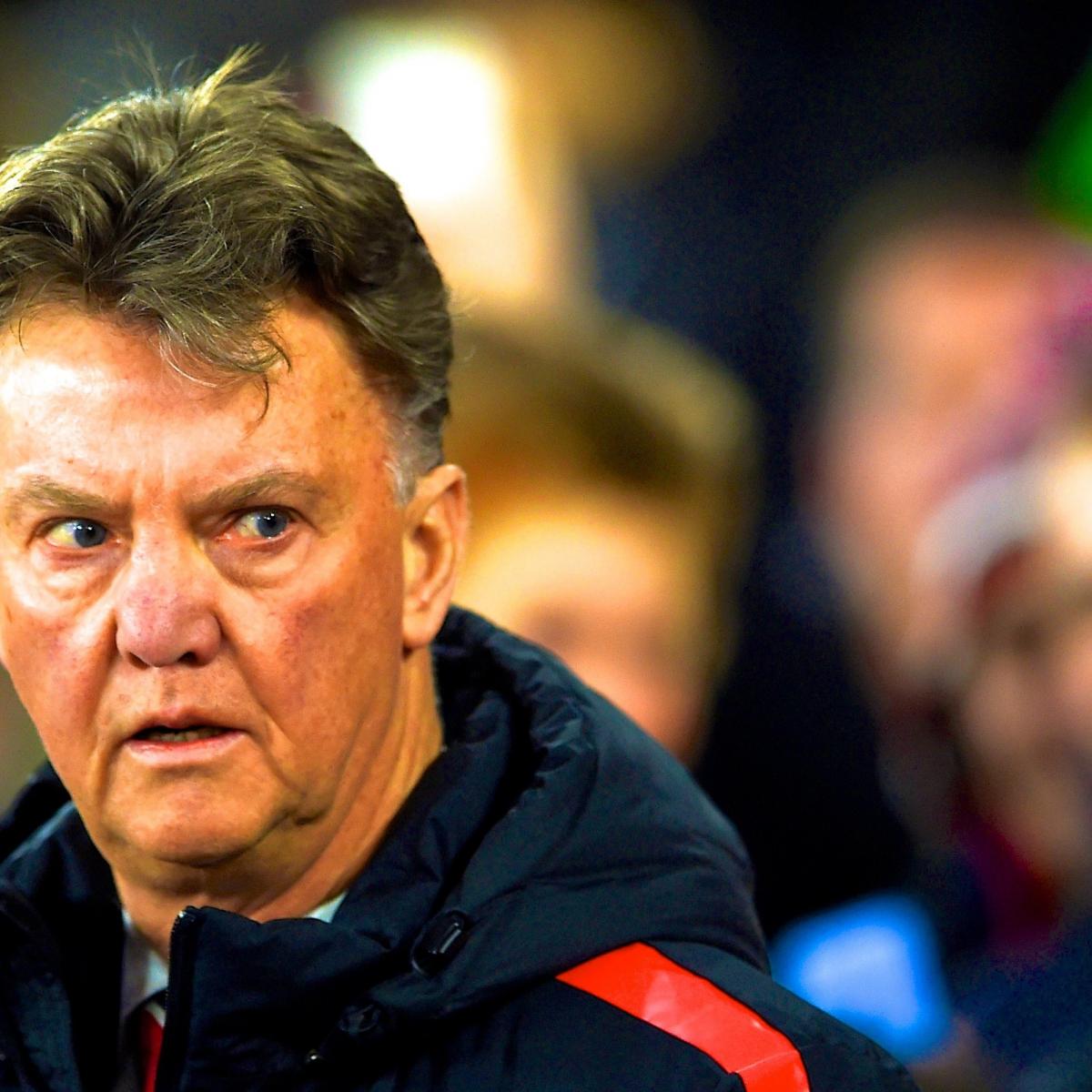 Louis Van Gaal Must Ditch His 3-5-2 Formation at Manchester United