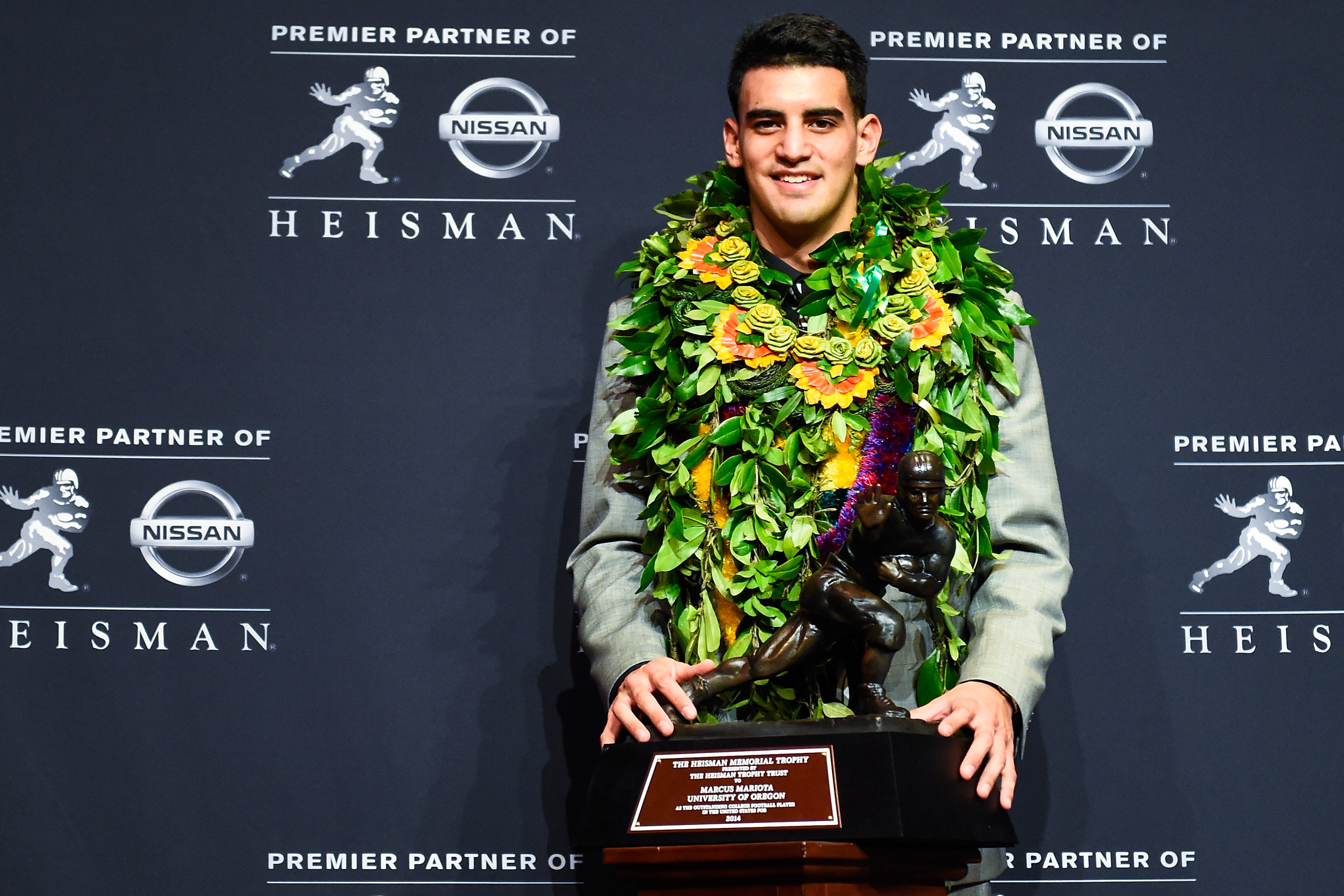 College Football Preview: Oregon's Marcus Mariota Overcame Hurdles in  Hawaii - The New York Times