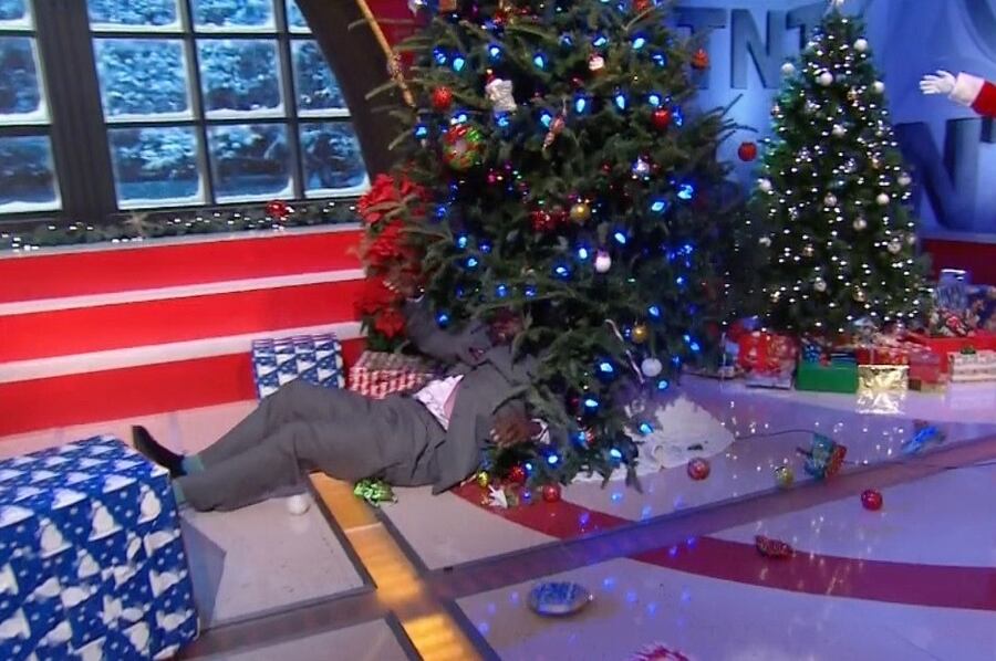 Tnt Christmas 2022 Shaquille O'neal Crashes Into Christmas Tree On Tnt Halftime Show |  Bleacher Report | Latest News, Videos And Highlights