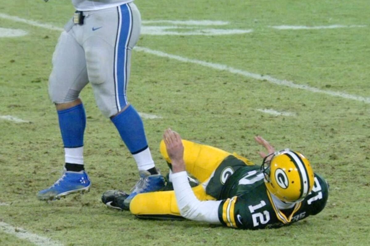Aaron Rodgers and Ndamukong Suh: Why the NFL's Coldest Beef Still Matters