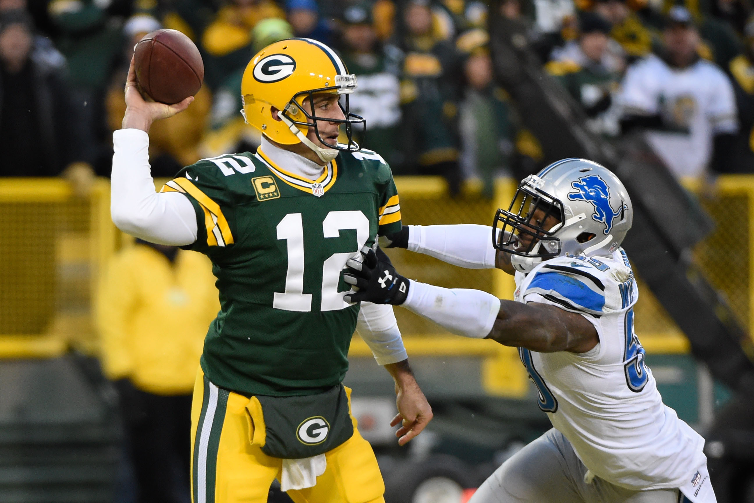 Lil Wayne Leads Green Bay Packers On The Field Against Detroit