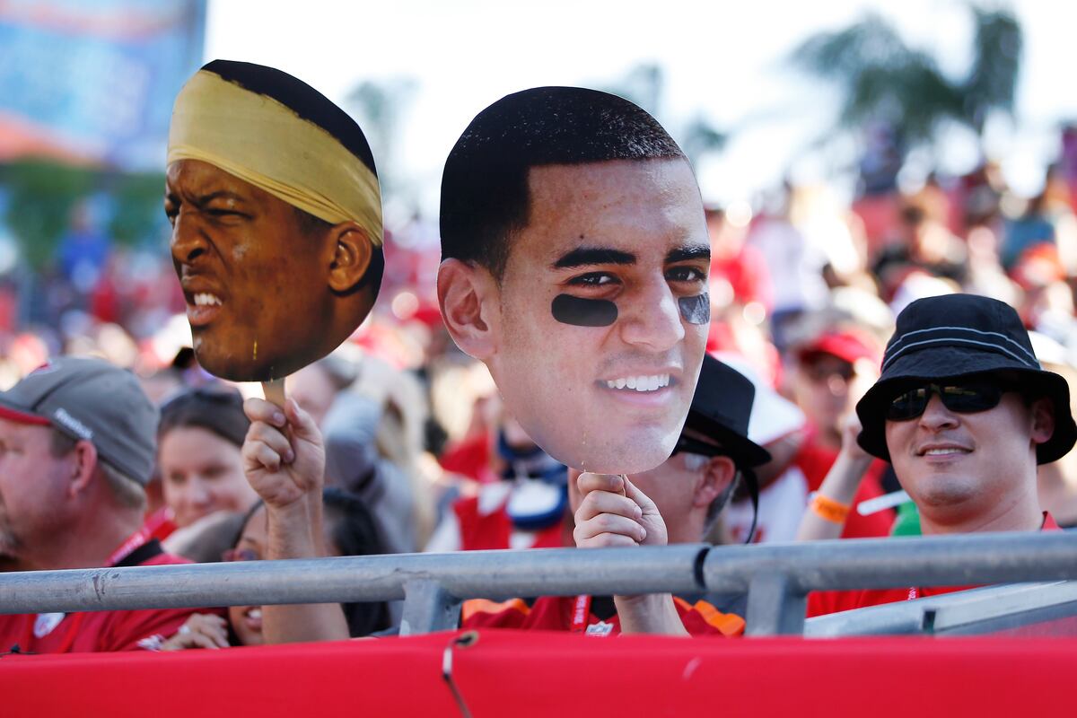 Is Volunteering At The Nfl Draft Worth It Find Out Now - b99p6a0