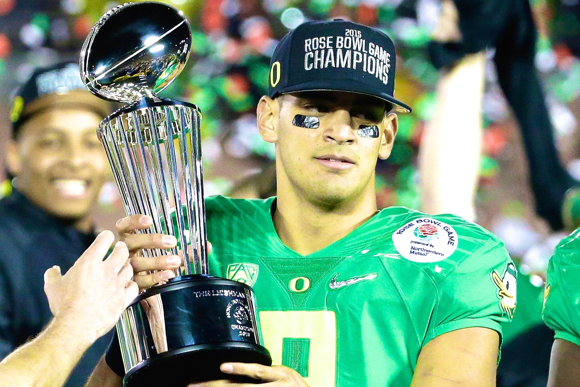 Marcus Mariota Deserves to Be Heisman Favorite After Loss vs. Arizona, News, Scores, Highlights, Stats, and Rumors