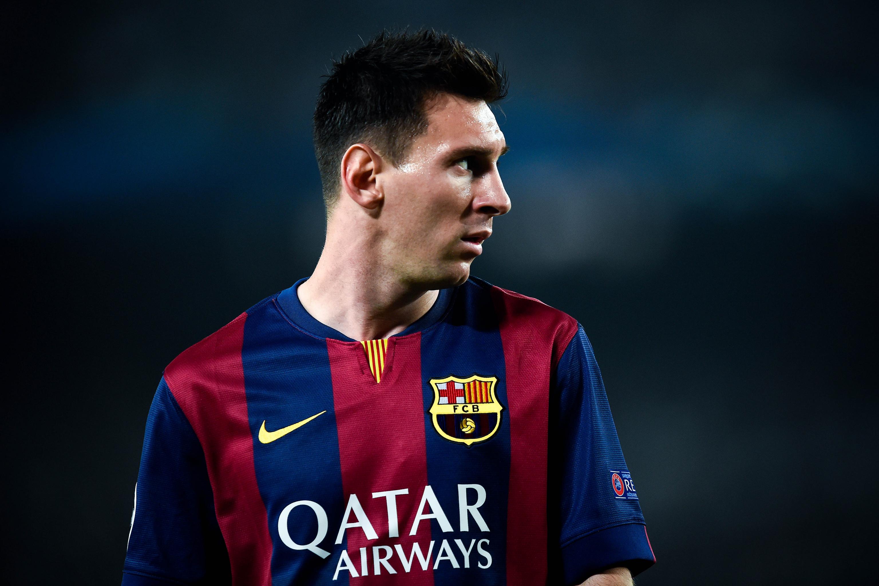 SportsCenterBR - Melhor time do mundo: FC Barcelona. Melhor jogador do mundo:  Leo Messi Você concorda com Eden Hazard?