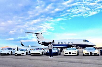 Floyd Mayweather Flaunts Private Jet And Super Cars Manny Pacquiao Unimpressed Bleacher Report Latest News Videos And Highlights