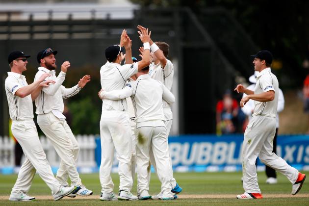 WELLINGTON, NEW ZEALAND - JANUARY 07:  New Zealand celebrate the wicket of Nuwan Pradeep of Sri Lanka to win the match and the series during day five of the Second Test match between New Zealand and Sri Lanka at Basin Reserve on January 7, 2015 in Wellington, New Zealand.  (Photo by Phil Walter/Getty Images)