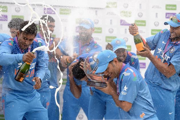 LEEDS, ENGLAND - SEPTEMBER 05:  Mahendra Singh Dhoni of India lifts the trophy after winning the Royal London One Day International series between England and India at Headingley on September 5, 2014 in Leeds, England.  (Photo by Gareth Copley/Getty Images)