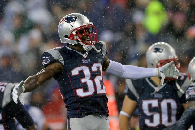 FOXBORO, MA - JANUARY 18: Devin McCourty #32 of the New England Patriots celebrates in the second half against the Indianapolis Colts of the 2015 AFC Championship Game at Gillette Stadium on January 18, 2015 in Foxboro, Massachusetts. (Photo by Elsa/Getty Images)