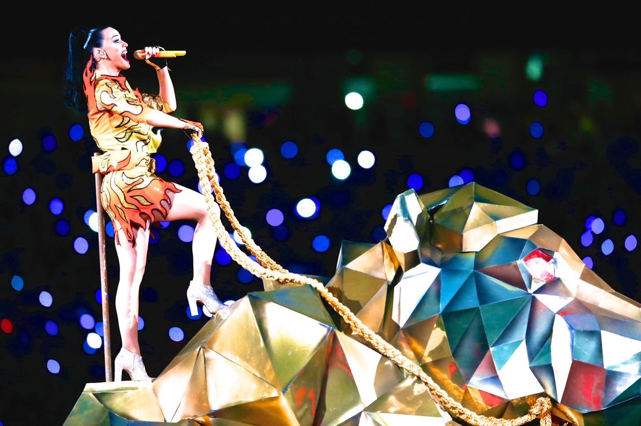 Katy Perry Super Bowl half time show review – epic, lung-busting kitsch, Katy  Perry