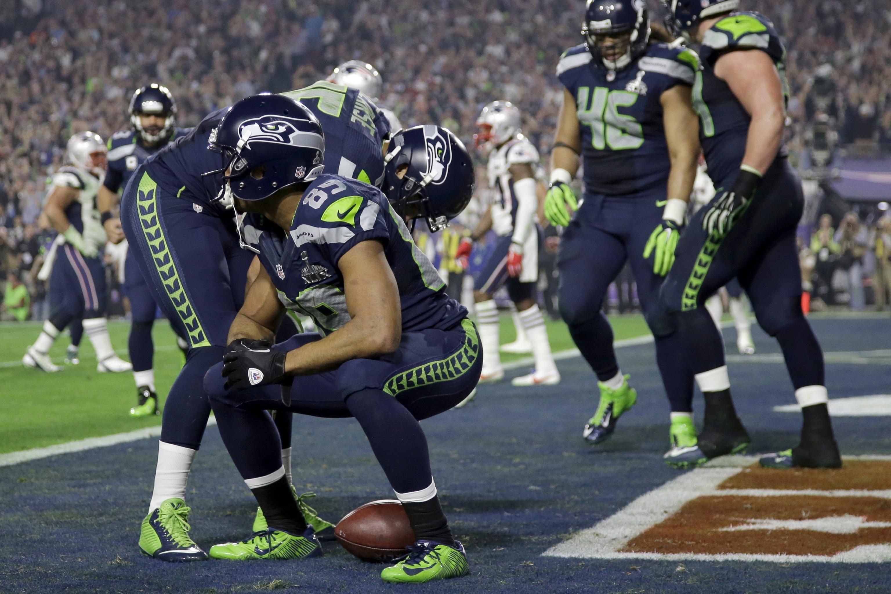 Doug Baldwin, Seahawks Pay Tribute To Richard Sherman With Touchdown  Celebration