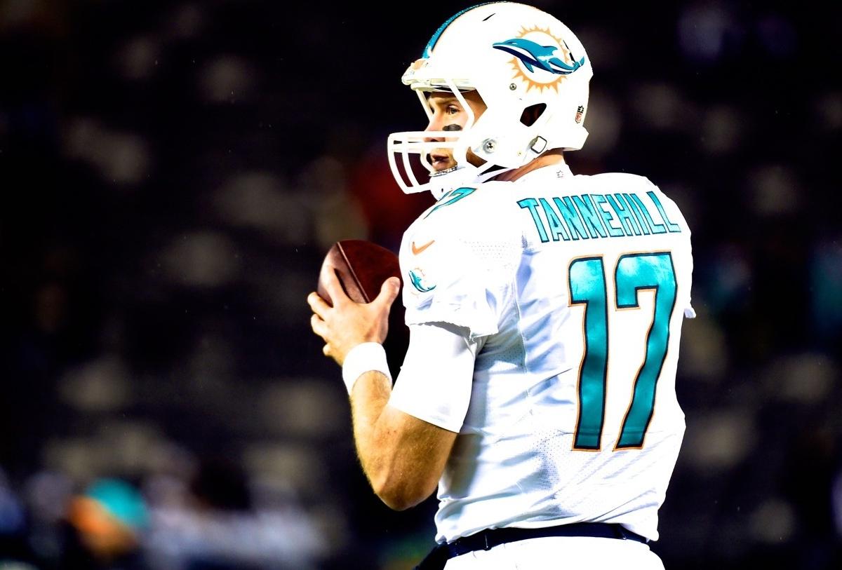 Ryan Tannehill throws for two scores as Dolphins earn 22-9 victory