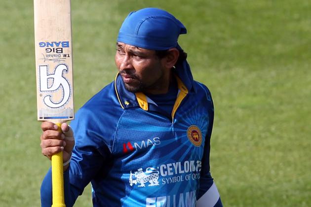 DUNEDIN, NEW ZEALAND - JANUARY 23:  Tillakaratne Dilshan of Sri Lanka acknowledges the crowd after being dismissed for 116 during the One Day International match between New Zealand and Sri Lanka at University Oval on January 23, 2015 in Dunedin, New Zealand.  (Photo by Rob Jefferies/Getty Images)